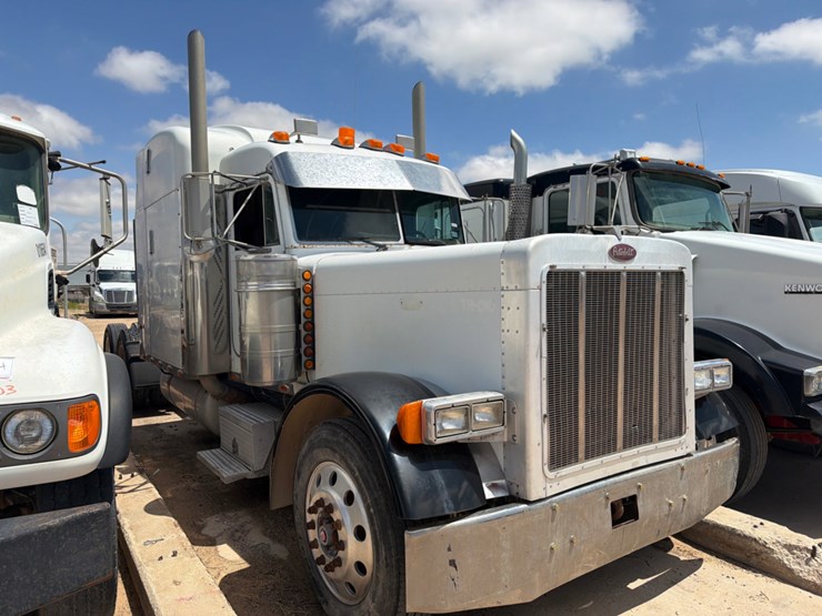 2000-peterbilt-379-image-4