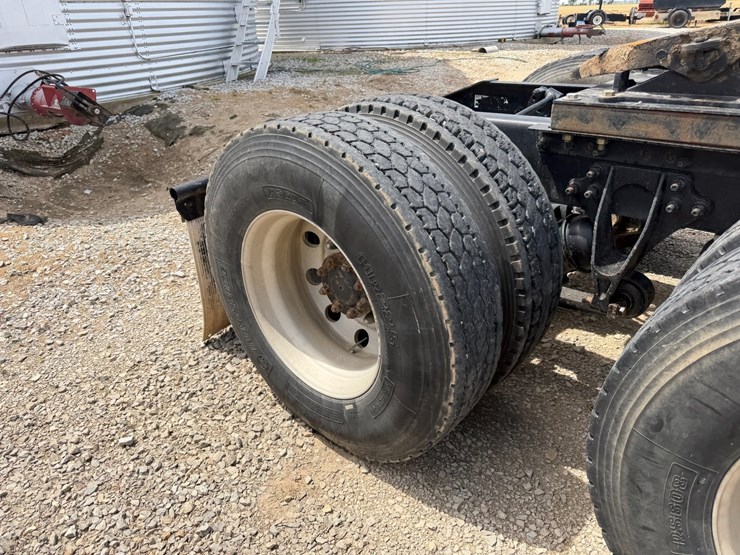 2007-international-9200i-image-11