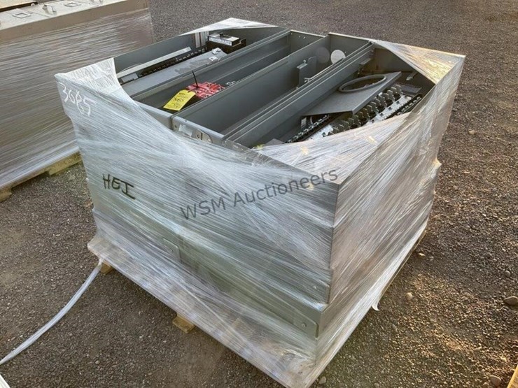 pallet-of-asst-electrical-panels-image-2