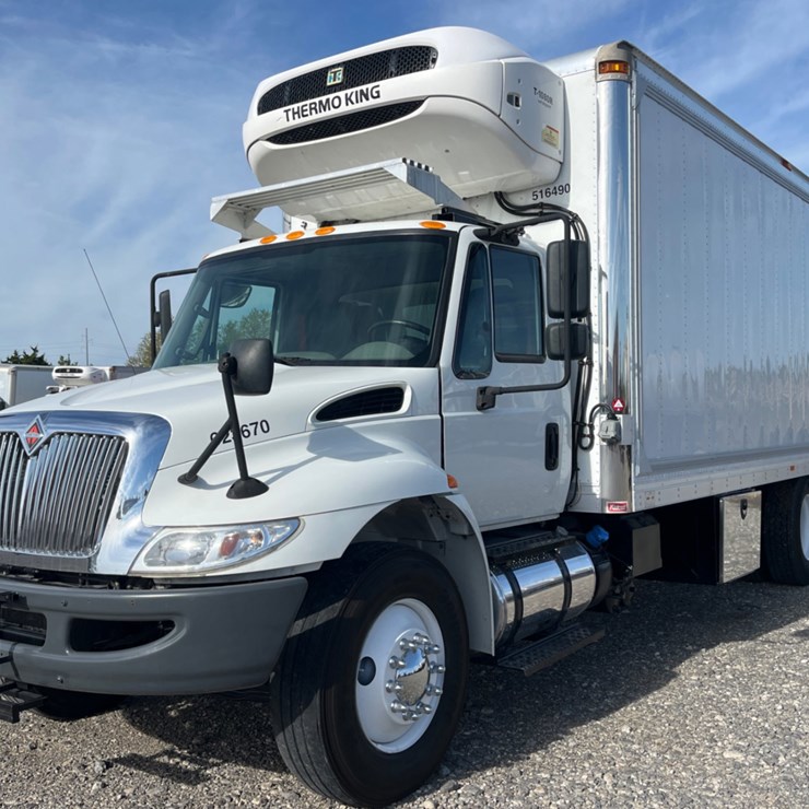 2019 INTERNATIONAL DURASTAR 4300
