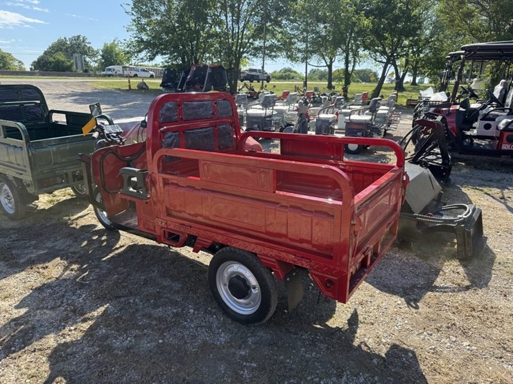 iranch-3-wheel-dump-cart-2026-image-3
