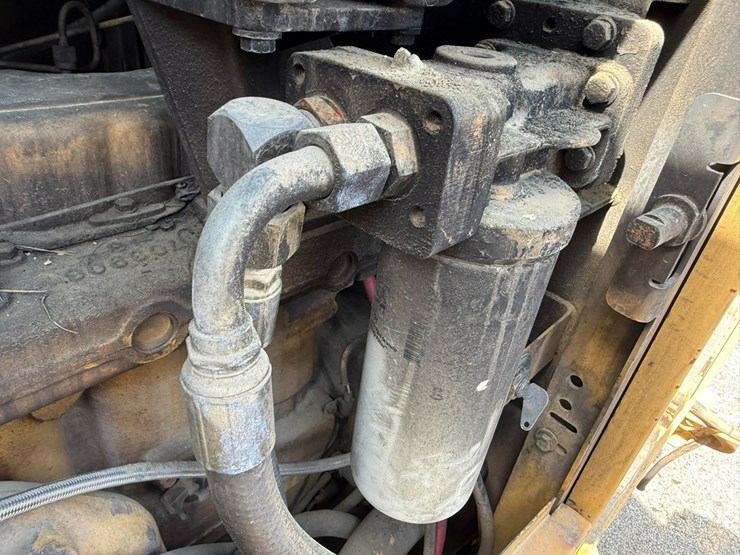 caterpillar-12h-image-63