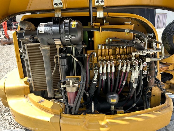 2018-caterpillar-305.5e2-image-15