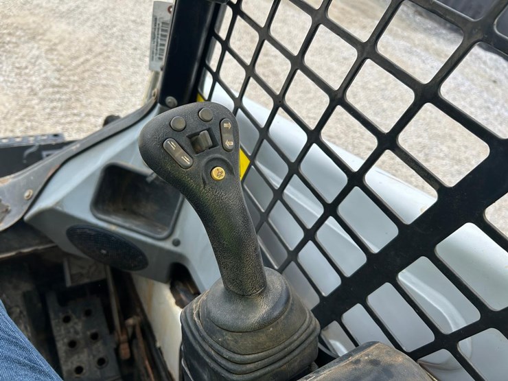 2021-bobcat-t450-image-20