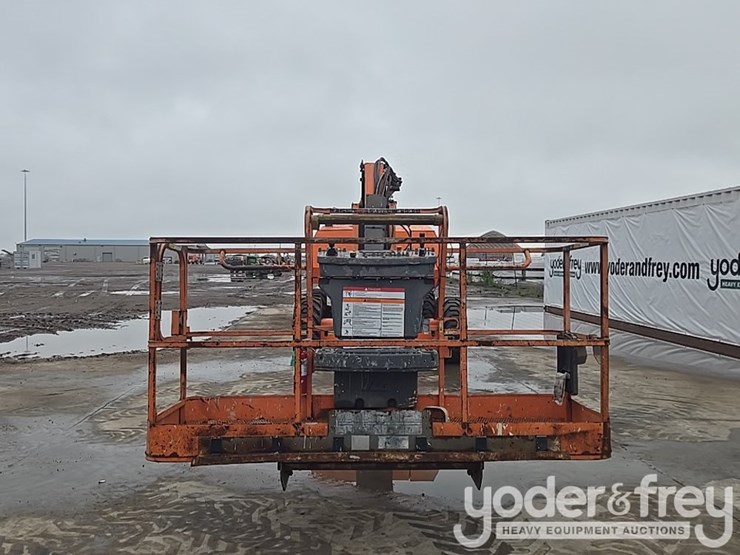2016-jlg-800aj-image-8