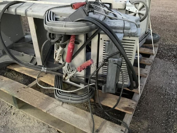 (2)-battery-minuteman-battery-diagnostic-carts-image-5