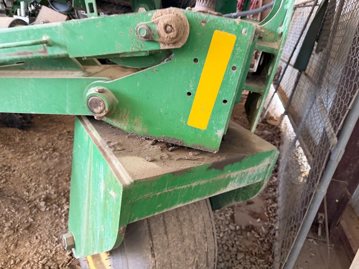john-deere-1720-image-34