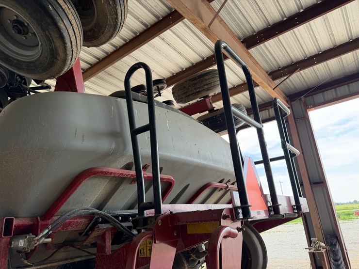 2014-case-ih-36-image-31