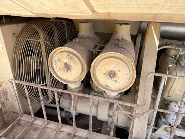 #46876-•-ingersoll-rand-mobile-air-compressor-image-41