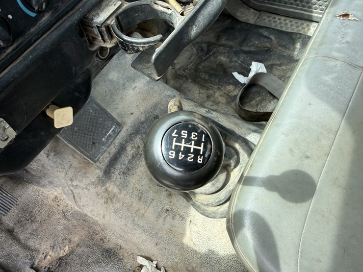 2009-ford-f750-xl-image-17