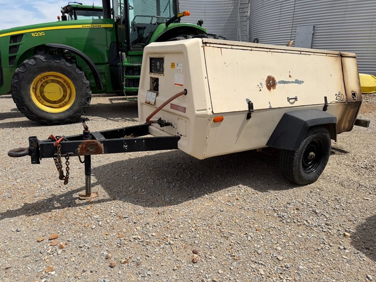 #46876-•-ingersoll-rand-mobile-air-compressor-image-1