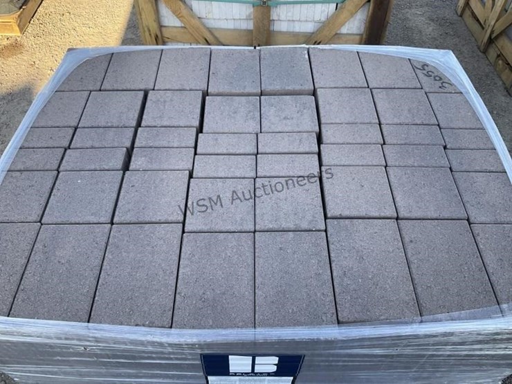 pallet-of-stone-pavers-image-5