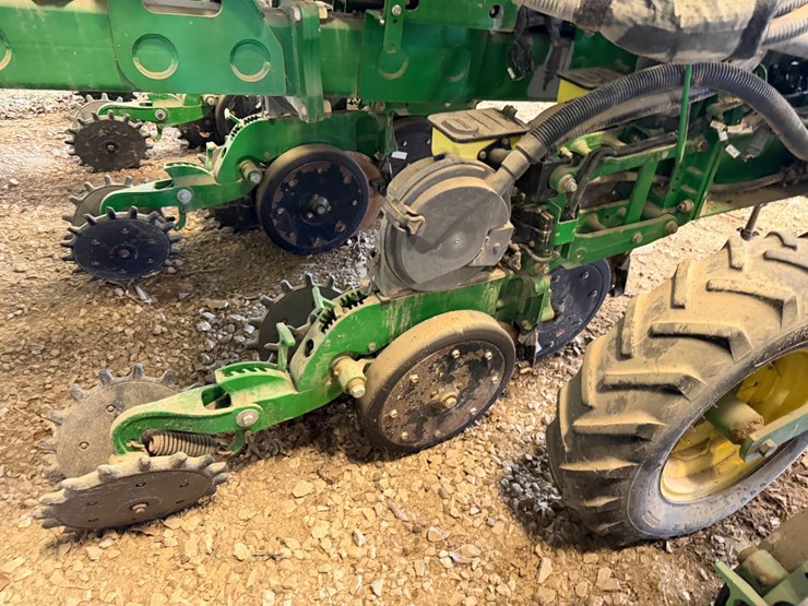 john-deere-1720-image-95