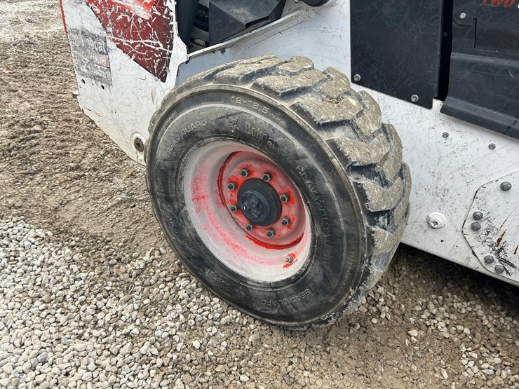 2021-bobcat-s76-image-13