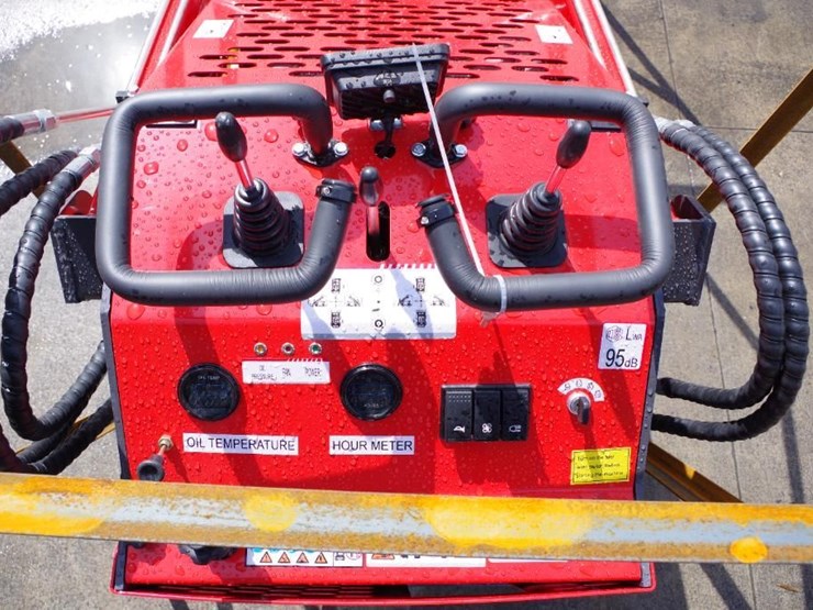 2026-agt-industrial-ysrt14-stand-on-mini-skid-steer-loader,-6"-track-belts,-32"-bucket,-unused-image-10