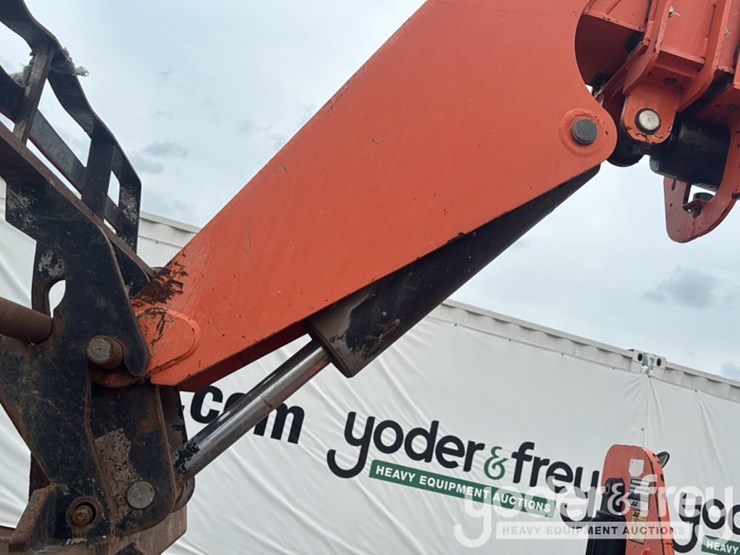 2013-sky-trak-8042-image-20