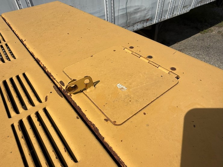 caterpillar-12h-image-68