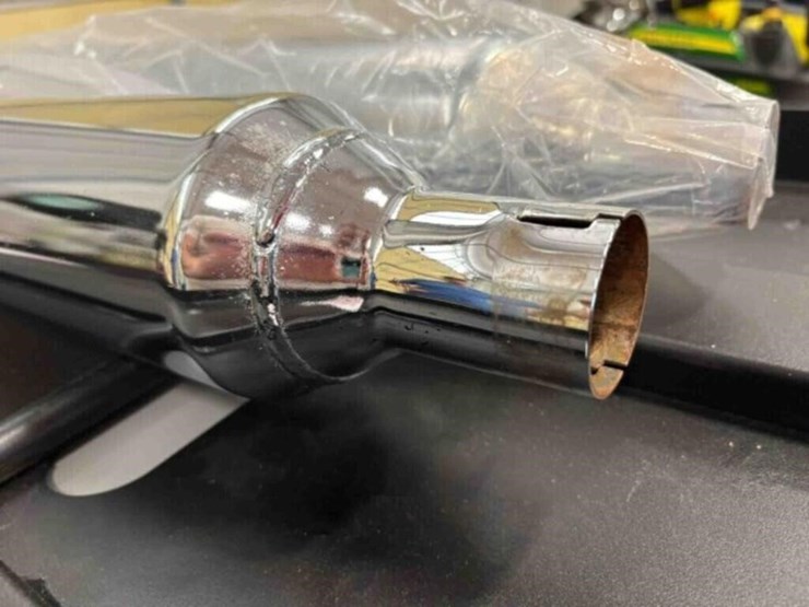 harley-davidson-dual-mufflers-image-4