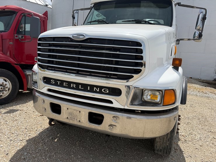 2006-sterling-l9500-image-30
