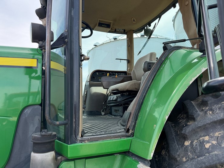 2004-john-deere-8230-image-53