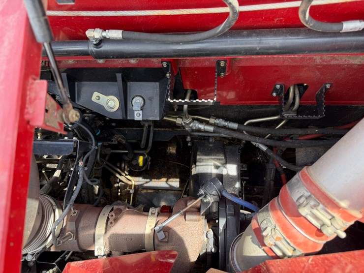 2016-case-ih-8240-image-99