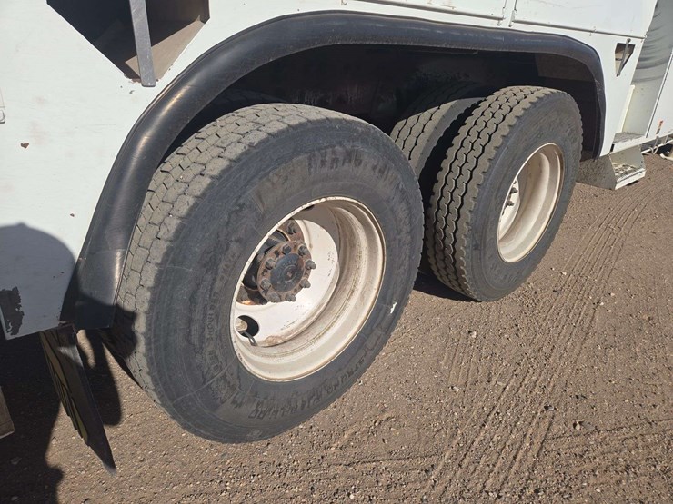 2011-international-workstar-7400-image-13