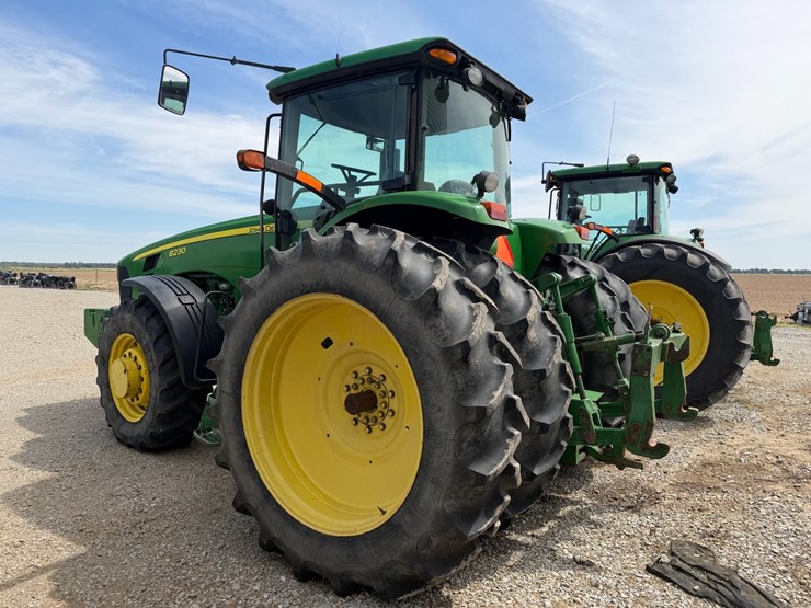 2007-john-deere-8230-image-4