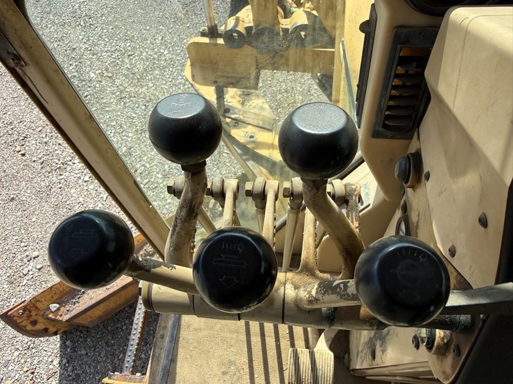 caterpillar-12h-image-99