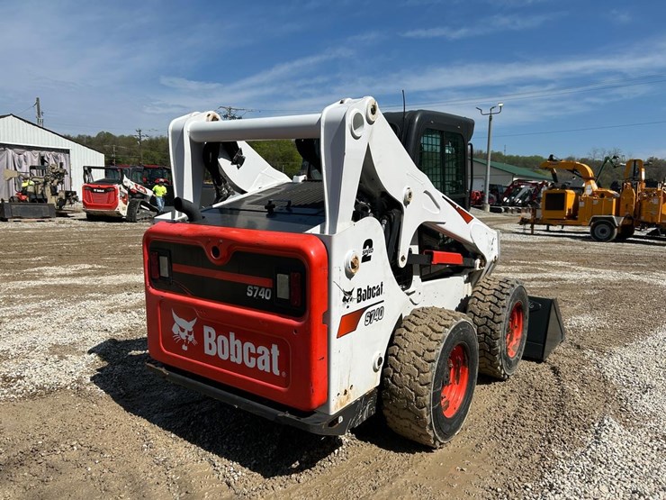 2019-bobcat-s740-image-4