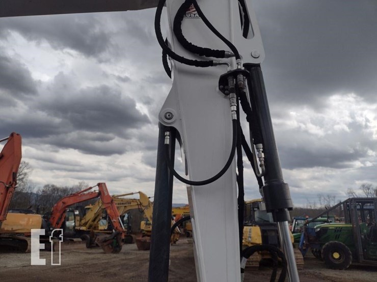 2020-bobcat-e85-image-28