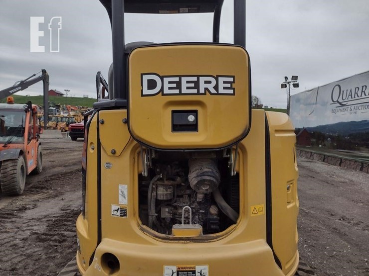 2020-deere-35g-image-38