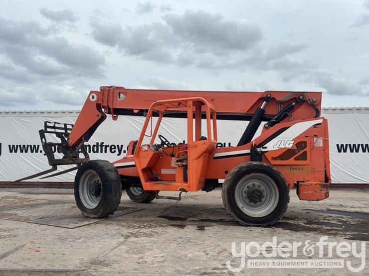 2013-sky-trak-8042-image-2