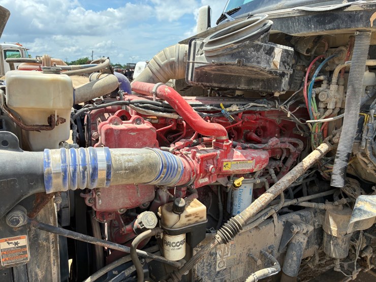 2017-kenworth-t880-image-15