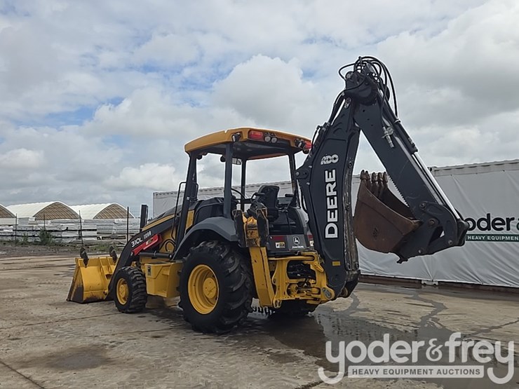 2019-deere-310l-image-3