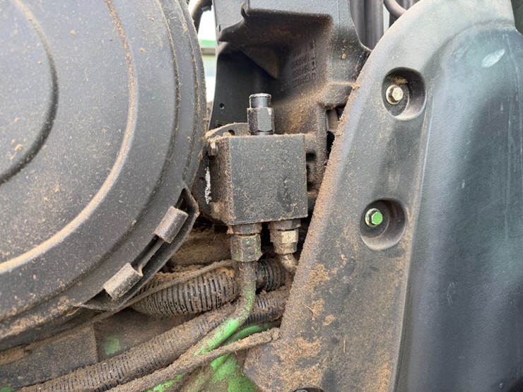 2006-john-deere-8330-image-43