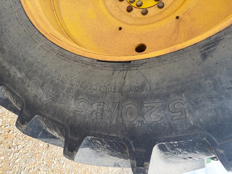 2013-john-deere-8335r-image-5