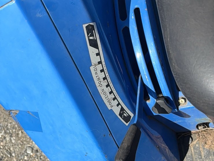 new-holland-tc30-image-16