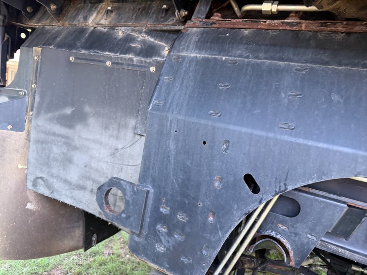 2016-case-ih-8240-image-80