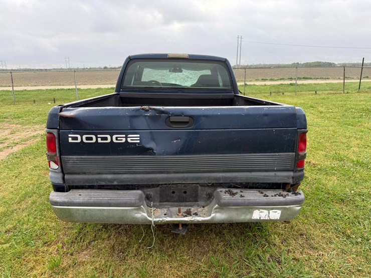 2000-dodge-1500-image-14