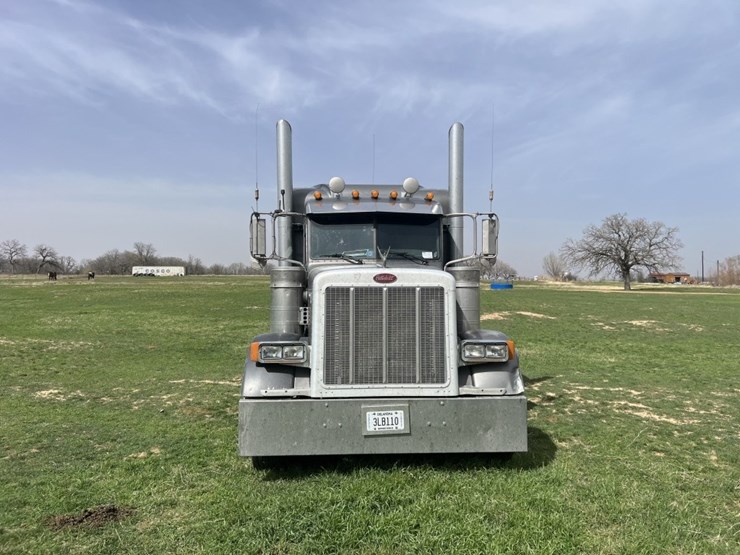 2006-peterbilt-379-image-1