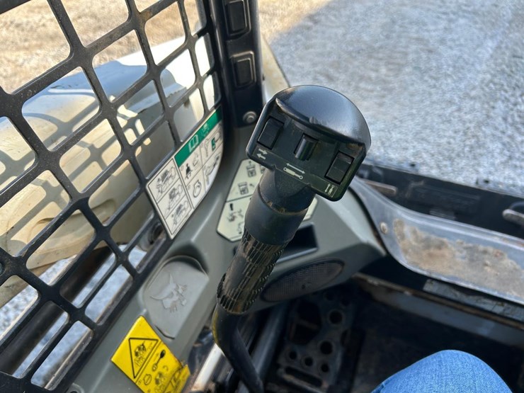 2021-bobcat-t550-image-24