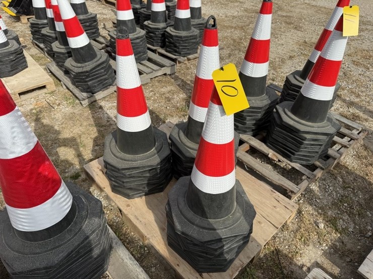 25-traffic-cones-image-1