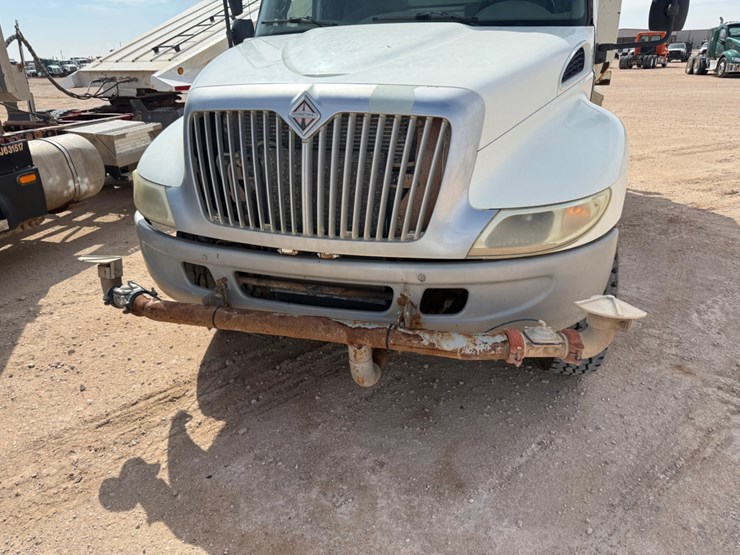 2006-international-durastar-4300-image-2