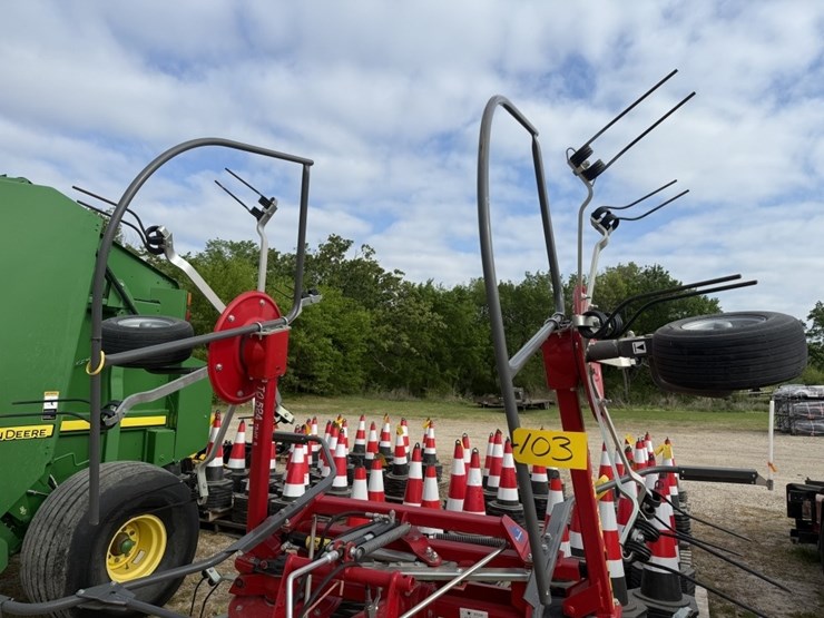 2019-massey-ferguson-td524-image-6