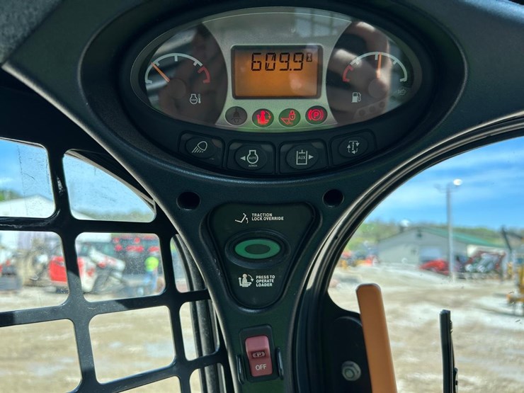 2019-bobcat-s740-image-22