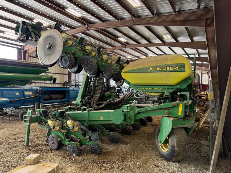 john-deere-1720-image-4