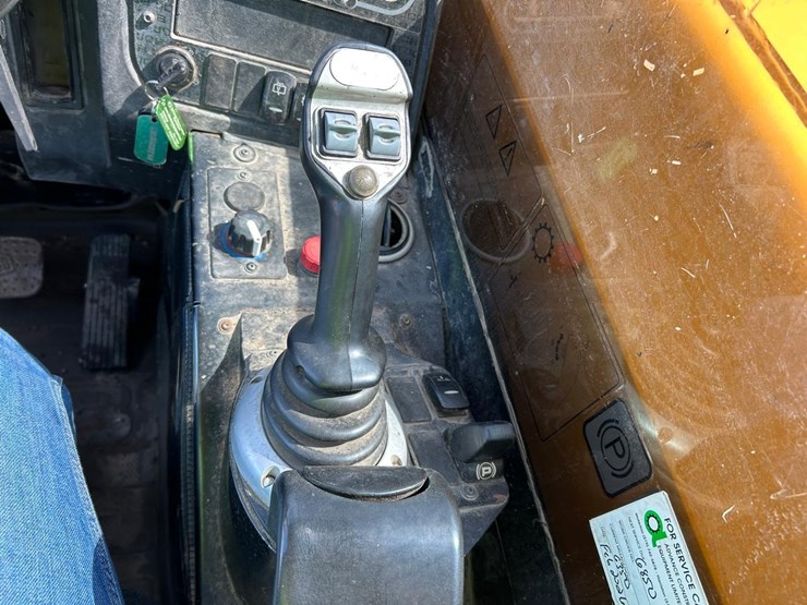 2018-jcb-505-20-image-22