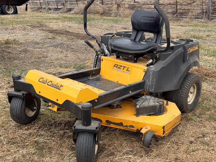 cub-cadet-rztl-zero-turn-mower-image-1