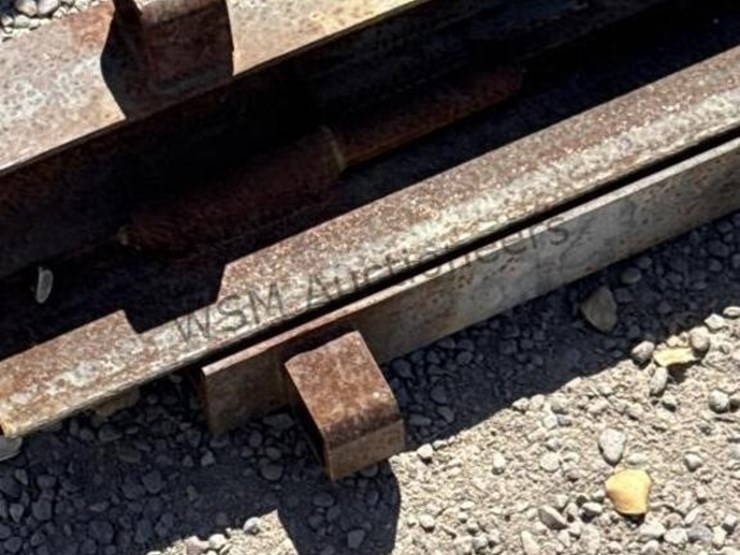 steel-hinged-frame-image-8