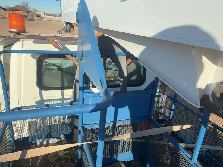international-2010-40100s-truck-crane-image-43